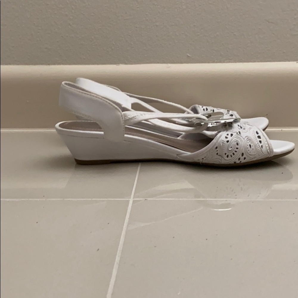 Sandals - Picture 2 of 4